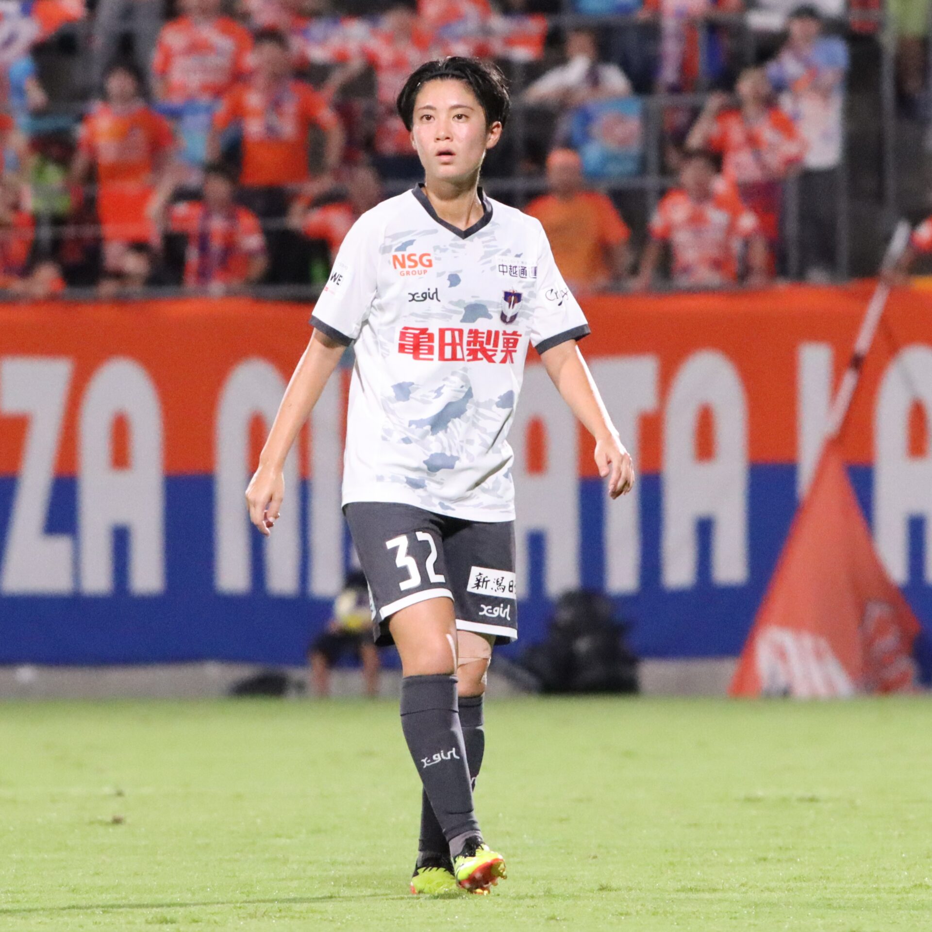 (極美品)アルビレックス新潟　公式ユニフォーム2005年モデル　XO 極美品)アルビレックス新潟 公式ユニフォーム2005年モデル XO